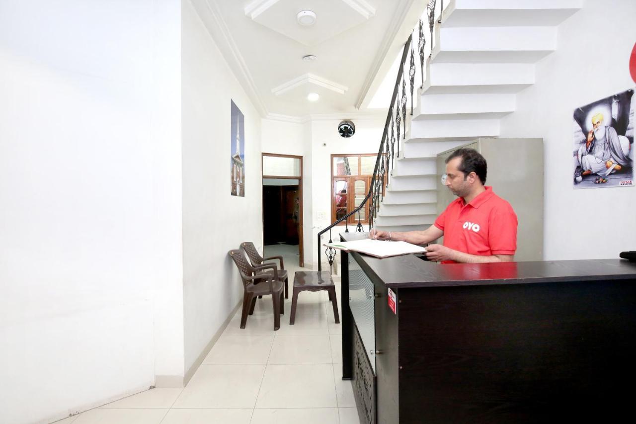 Oyo 8105 Royale Guest House 卢迪亚纳 外观 照片
