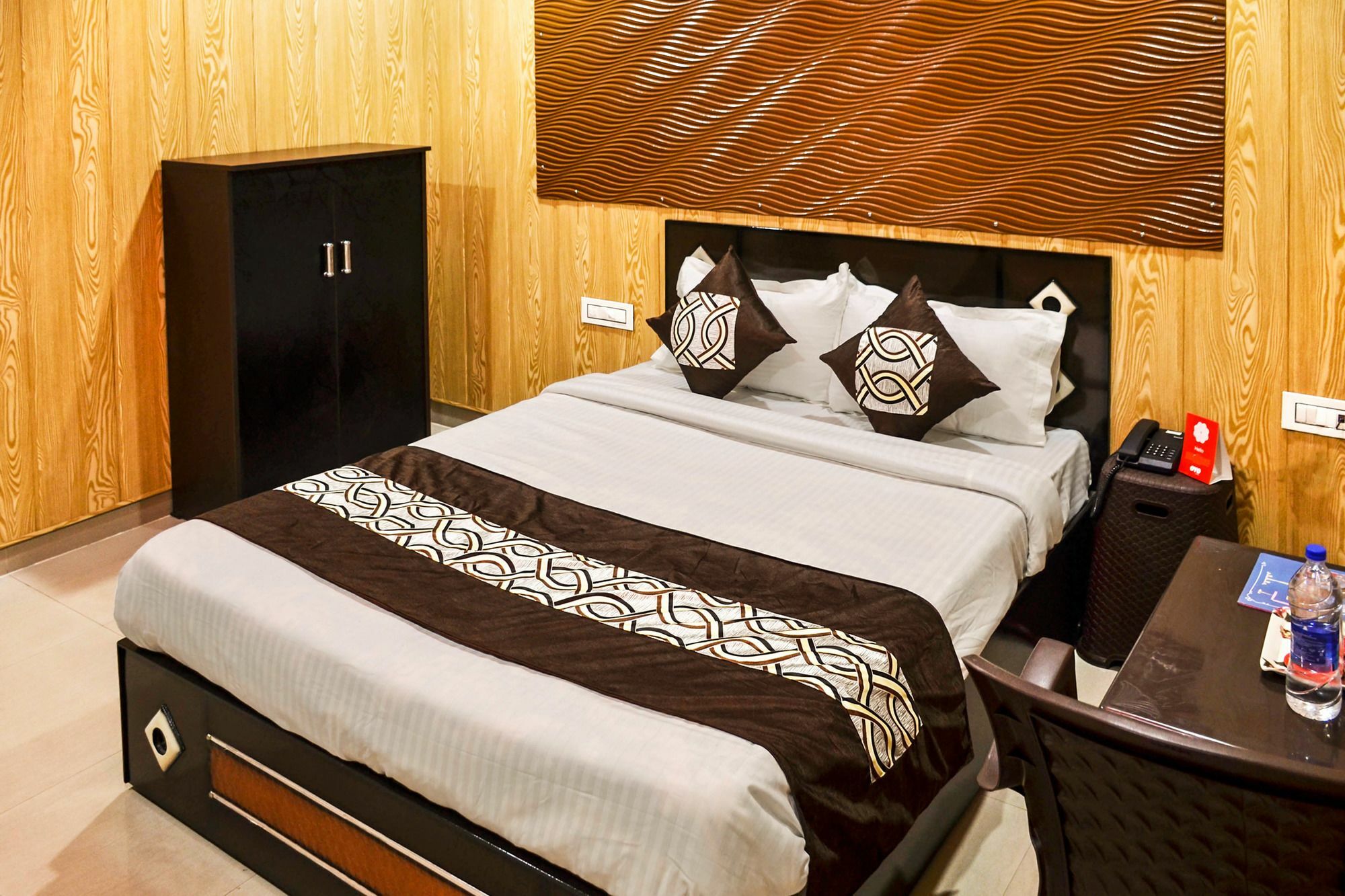 Oyo 8105 Royale Guest House 卢迪亚纳 外观 照片