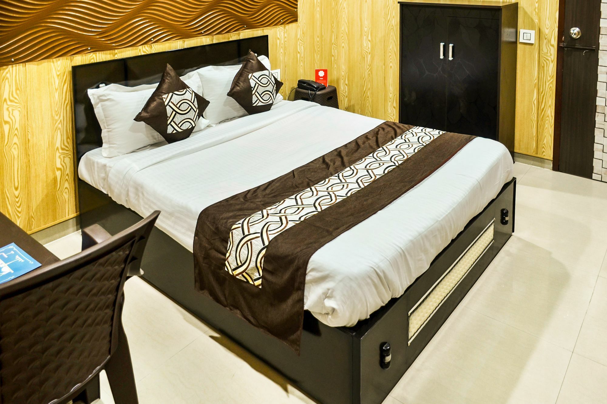 Oyo 8105 Royale Guest House 卢迪亚纳 外观 照片